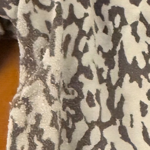 Athleta Salutation Pocket Printed 7/8 Tight | Size L - Picture 6 of 6